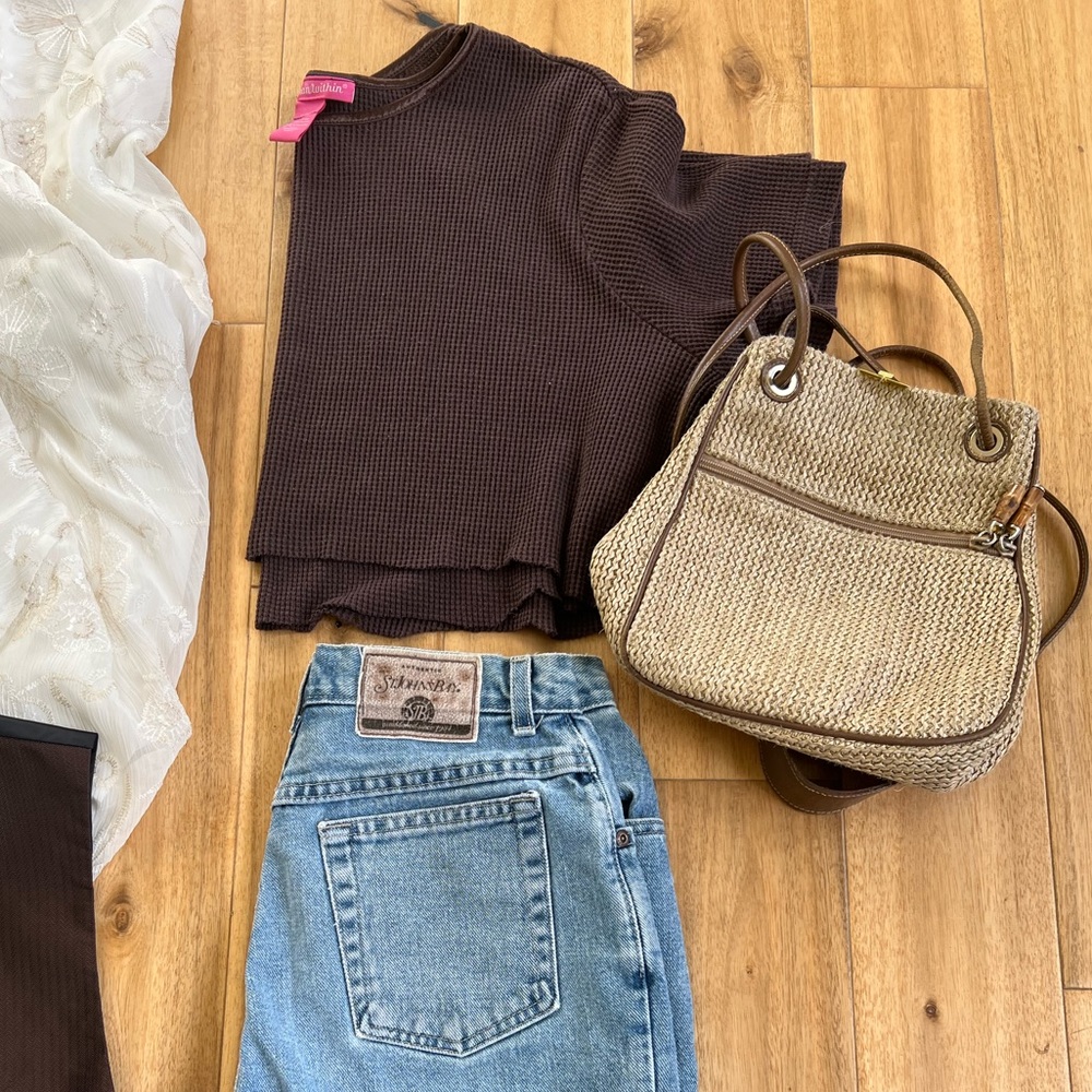 Brown cropped shirt - Picture 4 of 4